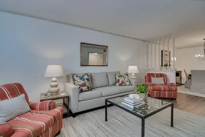 Image de Walking distance to the Augusta National and Surrey Center