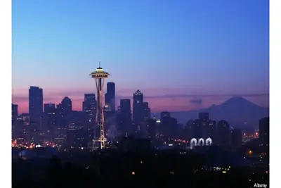 Seattle \"Post Card\" View and Luxury Too