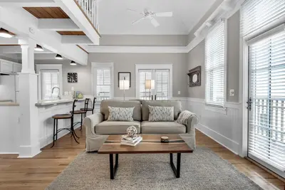 Image de Private Beach/Pool Access-Cozy Getaway-One minute to the Beach! ! 2bikes