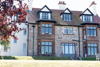 Image de A unique, spectacular detached home in a much sought-after area with unbeatable panoramic sea views.