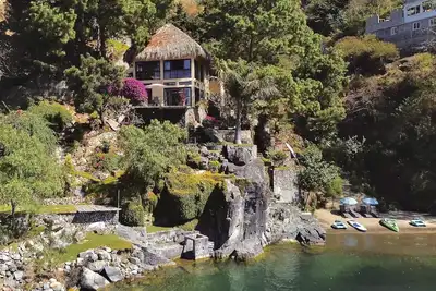 Image de Lakeview on the Rocks