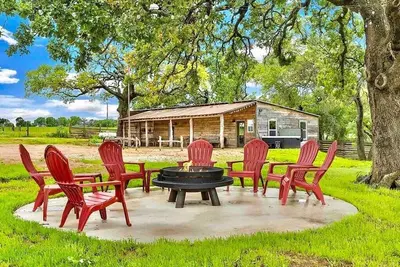 Image de Ranch Haus with Hot Tub, Fire Pit & Vineyard View