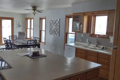 Image de Country Charm Over River Valley And Horse Farm