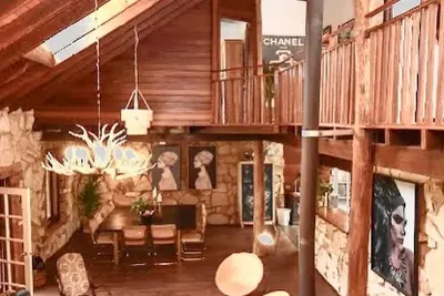 Image de A Luxury Homestead in Beautiful Bridgetown right on the River that’s sleeps 14