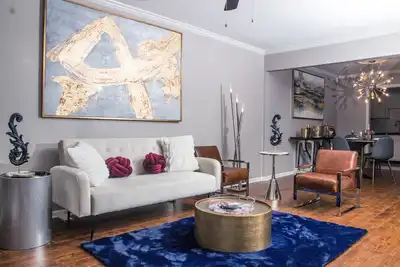 Image de Modern Designer Condo Near I55 w/Balcony