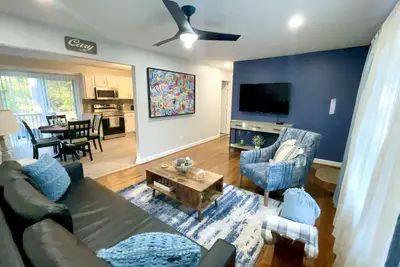 Image de Pleasant Experience in this City Ranch - Downtown Cary