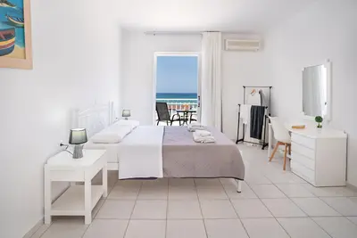 Image de Azure Seaside Apt#6