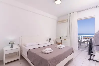 Image de Azure Seaside Apt#7