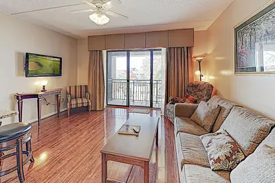 Image de Double-Unit Condo in Historic District with River View, Walk to Shops & Cafes