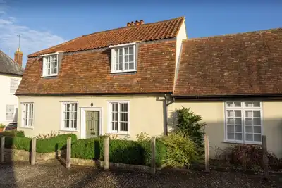 Image de Entire Cottage in Picturesque Village