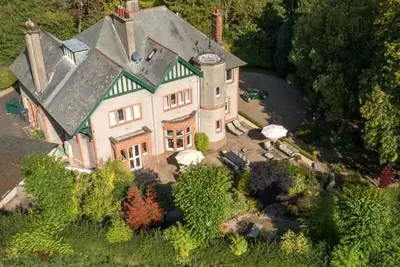 Image de Gorgeous Arts & Craft period house with 8 ensuite bedrooms