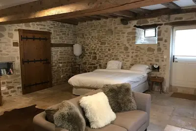 Image de Large 14th century winemakers house