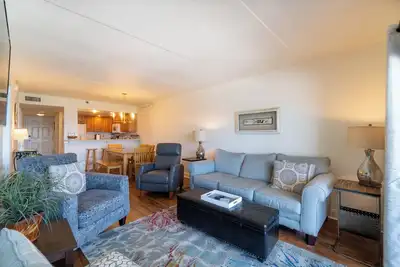 Image de Oceans 7 - Beach Front Condo