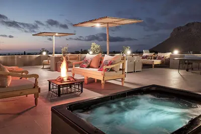 Image de Luxury White House - Family Villa Near Sea - Zorbas Beach with playground, bikes
