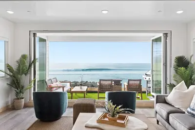 Image de Lower Level Pet Friendly Oceanfront Duplex P807-1