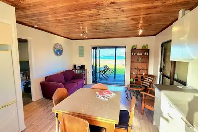 Image de The Sunrise Bach - One Tree Point Holiday Home