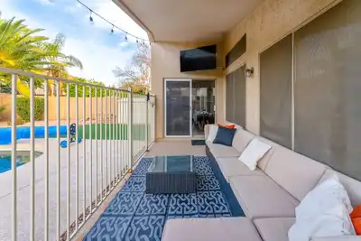 4-bedroom kid friendly home with Heated Pool!