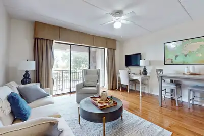 Image de Dog-friendly downtown condo with riverfront balcony - walk to shops & eateries