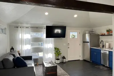 Image de Quaint midtown studio located minutes from the best Tulsa has to offer.