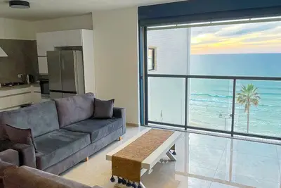 Image de 50 steps from the beach! ! family Apartment with 3 bedrooms