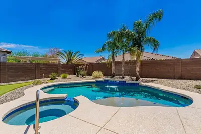 Image de Welcome Nascar Fans! Come chill by the heated pool & spa (fee incl) in this Estrella Mtn Ranch desig