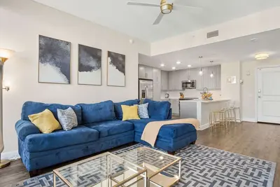 Image de Modern Sun-filled 2br Apt w/ Spectacular Views