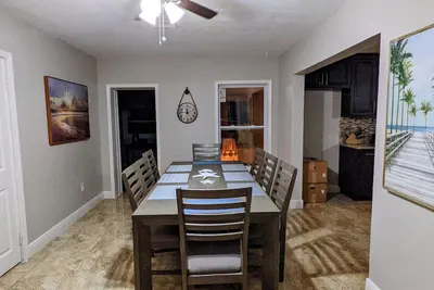 Image de Just minutes from TripAdvisor #1 beach in the Us 2018