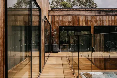 Image de The Deck ~ Hepburn Springs/Daylesford ~ Spa, Sauna, Home Cinema!