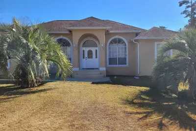 Image de Mediterranean style home just minutes from downtown Pensacola