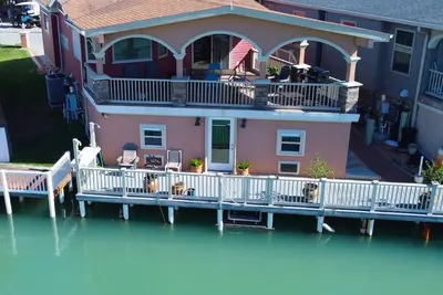 Image de Amazing Copper Bottomed Waterfront Cottage 217