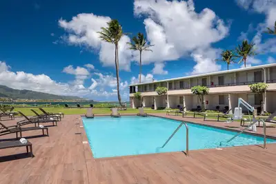 Image de Tropical Dream! Seaside Property, Outdoor Pool, Steps to Ho’aloha Park Beach!