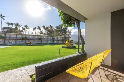 Image de Tropical Dream! 2 Great Accommodations, Pool, Walk to Ho’aloha Park Beach!