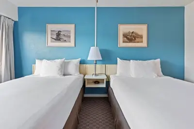 Image de Prime Location! 3 Pet-Friendly Units, Outdoor Pool, Near Iao Valley State Park!