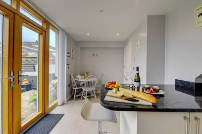 Marston Croft Cottage | Hot Tub | Sleeps 7 |Southam | Inspire Homes