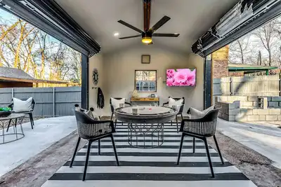 Image de 5Bdrm 3Ba Posh Lake Texoma Home