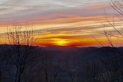Image de Authentic Log Cabin in the Mountains