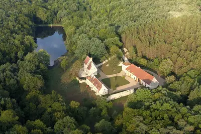 Image de Gîte \"L'Abloux\" du Ris de Feu de 160 ha avec Piscine chauffée, Spa et Sauna