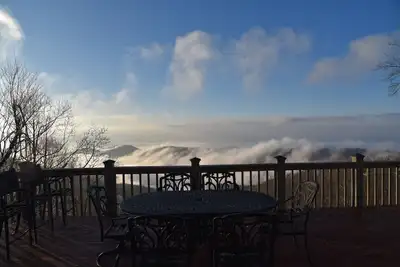 Image de Luxury Mountain Escape Golf Hiking  Waterfalls  3br Cabin w/ Hot Tub,