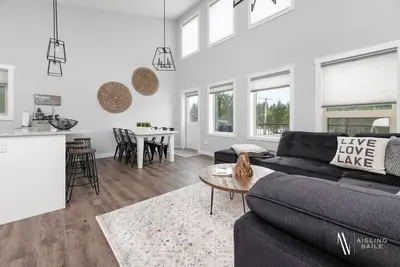 Image de Hygge Hideaway | Pvt Hot Tub| Upscale Amenities