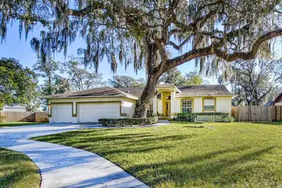 Image de New Inside, Large family home! Furnished w/utils, stay 1-6 months.