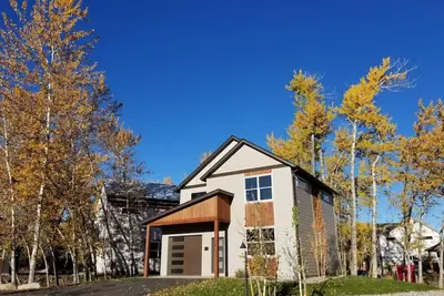 Image de Modern 3Bdrm Farmhouse | River Access & Hot Tub