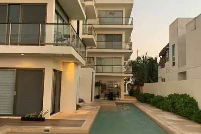 Image de Beach Fronto New Condo