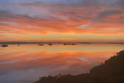 Image de The Four Breezes With Pool and View