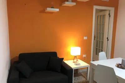 Small family apartment a 3-minute walk from the famous Piazza del Plebiscito.