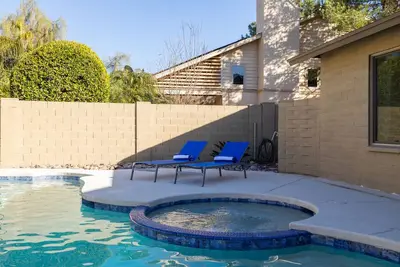 Scottsdale Family Retreat: Golf, Pool & Spa for 10