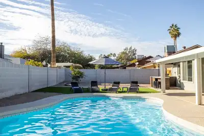 Image de Sunlit Retreat: Heated Pool, Arcade, Asu
