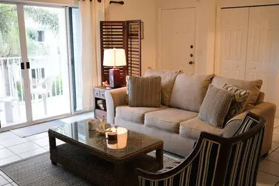 Image de Lovely 1 bedroom Loft located on Beach Property