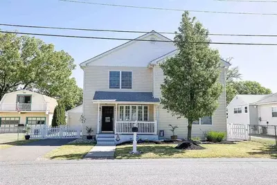 Image de Spectacular Sunsets at this Bay Beach Family getaway for Game-lovers