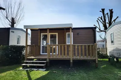 Image de Mobilheim Comfort 22m2 - 2 Schlafzimmer - halb überdachte Terrasse +Tv 4 Personen