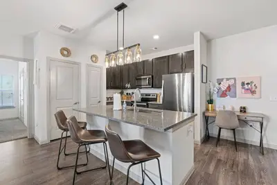 Image de Spacious & Stylish 2br Apt Near Downtown Austin